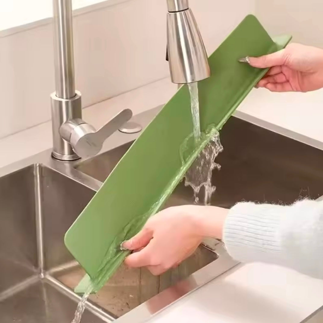 1pcs Silicone Kitchen Sink Water Splash Guard Washing Basin Anti-splash Stopper Waterproof Splatter Screen Bar Anti-water Board